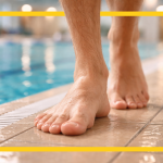 Barfuß im Schwimmbad